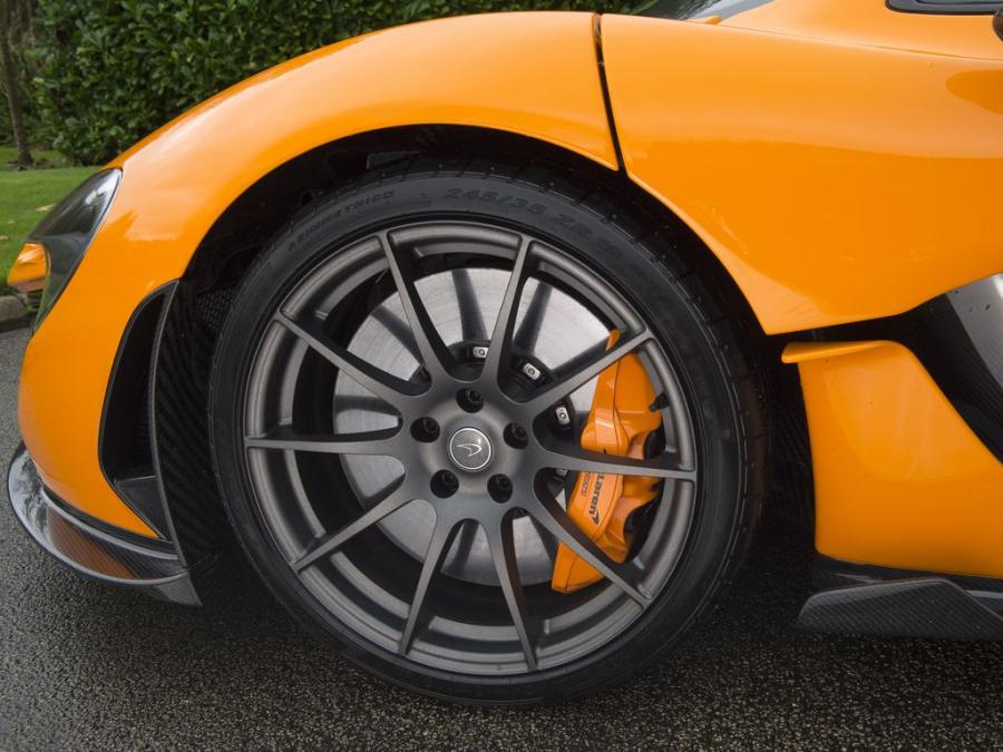 Колеса McLaren P1 XP05 (990006) 2013 года  (фото 15 из 89)